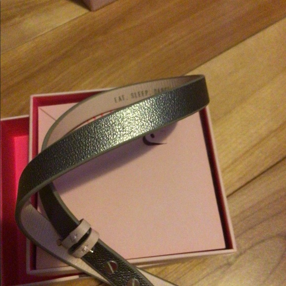 Pink / Gray reversable leather wrap bracelet - Picture 3 of 3